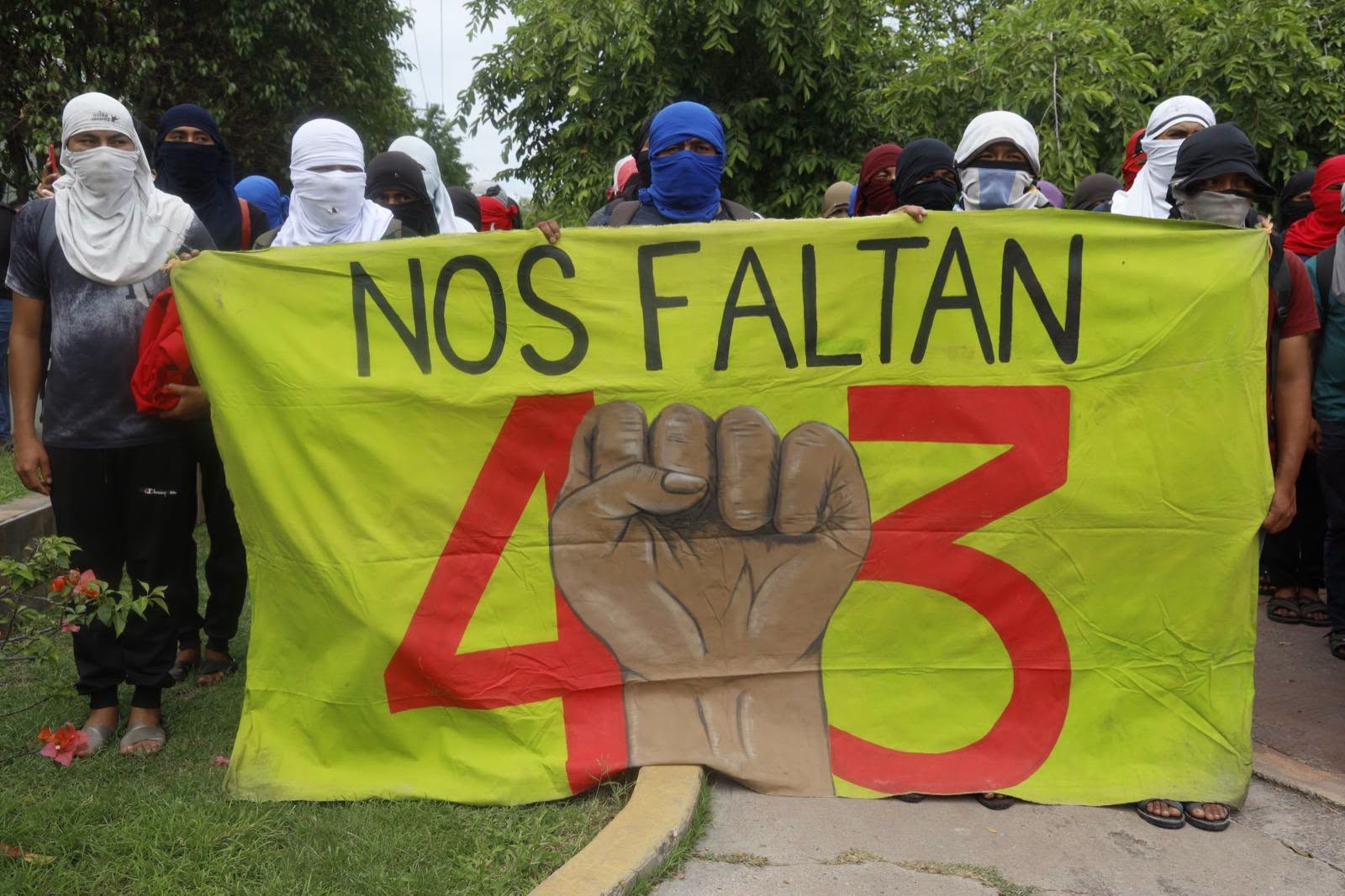 En Iguala, familias de Ayotzinapa exigen al Ejército entregar 853 folios a 12 años de la desaparición
