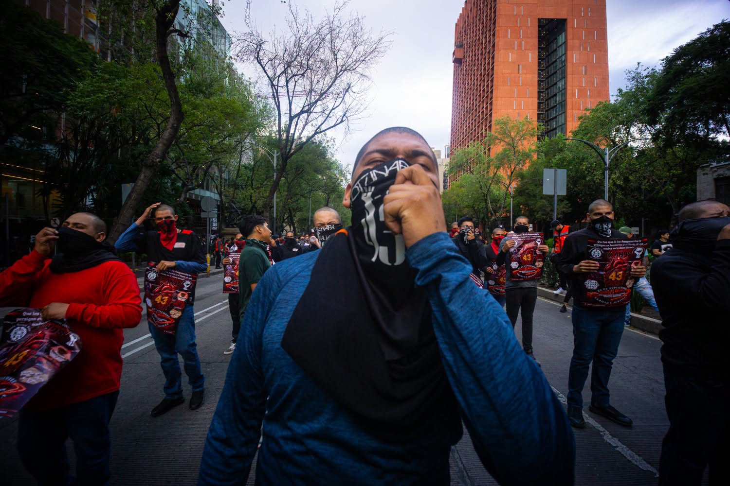 Ayotzinapa, 12 años sin justicia: madres y padres de los 43 exigen a Sheinbaum abrir los 800 folios del Ejército