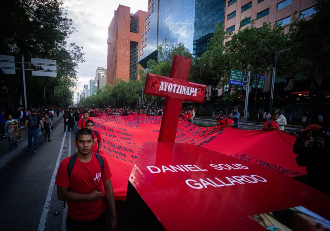 Ayotzinapa 5 Ayotzinapa, 12 años sin justicia: madres y padres de los 43 exigen a Sheinbaum abrir los 800 folios del Ejército