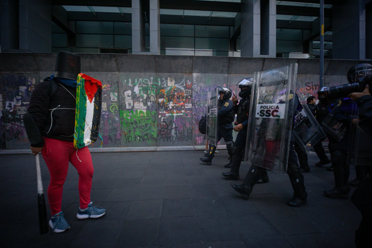 Ayotzinapa, 12 años sin justicia: madres y padres de los 43 exigen a Sheinbaum abrir los 800 folios del Ejército