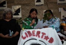 Eloxochitlán: mujeres mazatecas exigen regreso de 14 defensores y plantean convocar al EZLN Eloxochitlán: mujeres mazatecas exigen regreso de 14 defensores y plantean convocar al EZLN