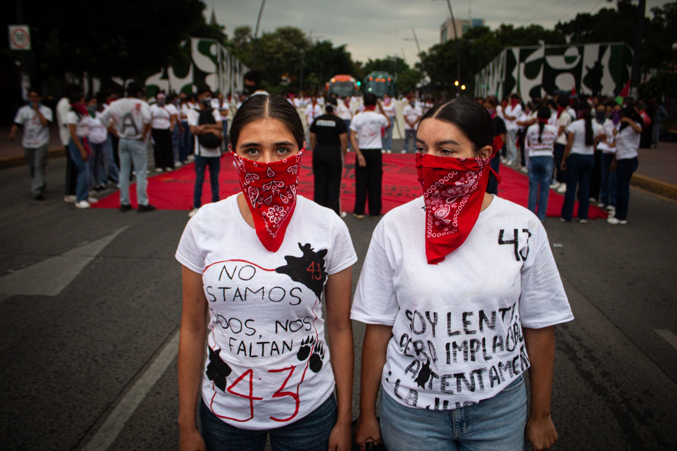 Normalistas de Atequiza marchan en Guadalajara a 12 años de la desaparición de los 43 de Ayotzinapa