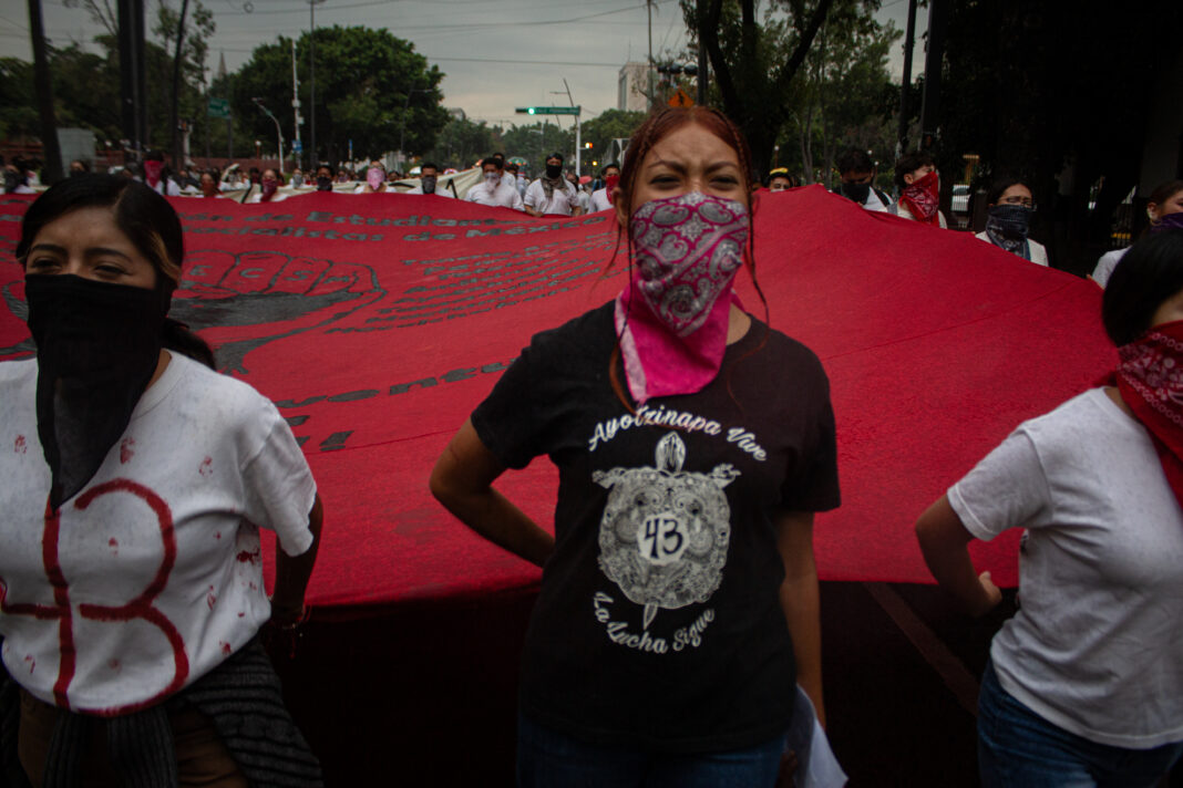 IMG_0054 Normalistas de Atequiza marchan en Guadalajara a 12 años de la desaparición de los 43 de Ayotzinapa