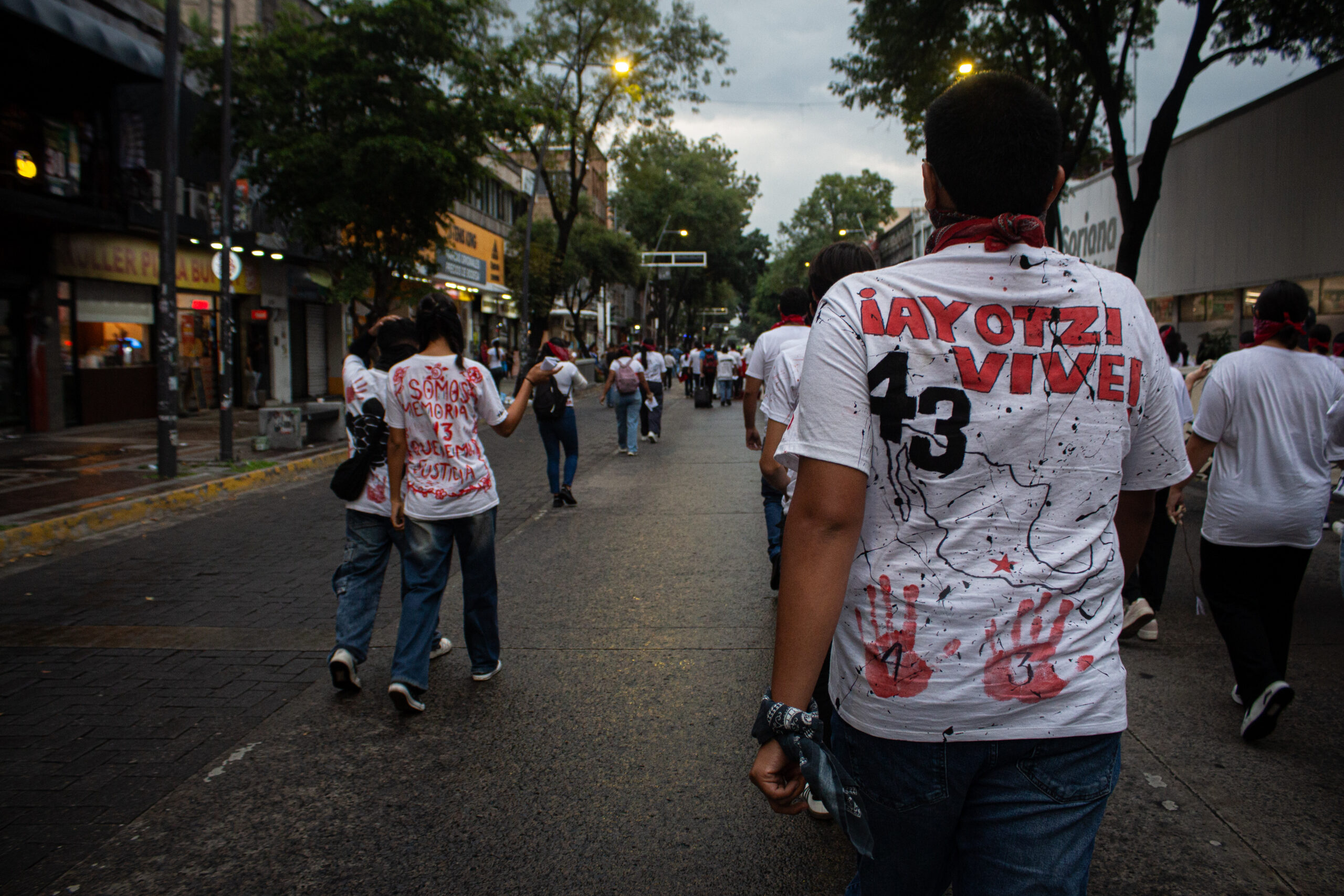 Normalistas de Atequiza marchan en Guadalajara a 12 años de la desaparición de los 43 de Ayotzinapa