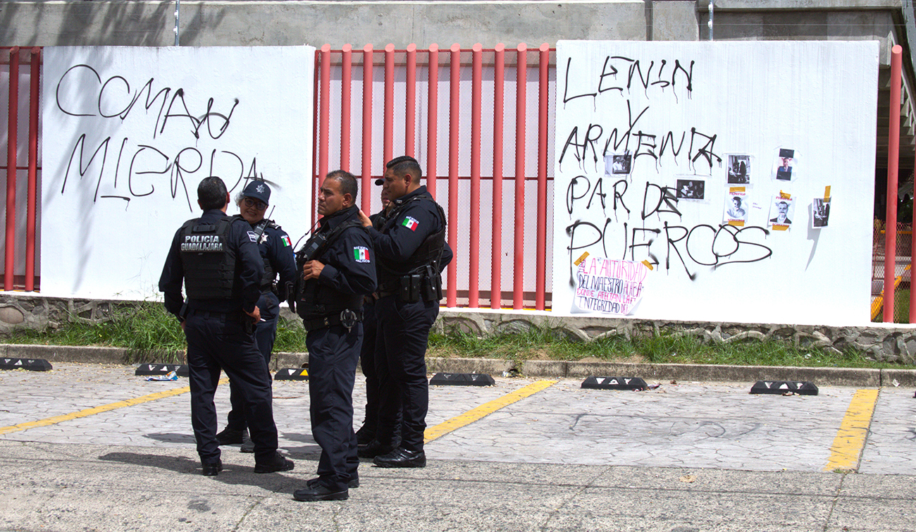 Estudiantes de Prepa 17 protestan por denuncias de acoso; crecen movilizaciones en la UdeG