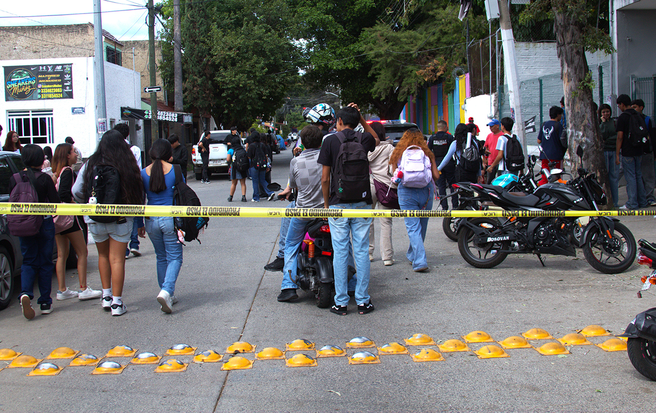 Estudiantes de Prepa 17 protestan por denuncias de acoso; crecen movilizaciones en la UdeG