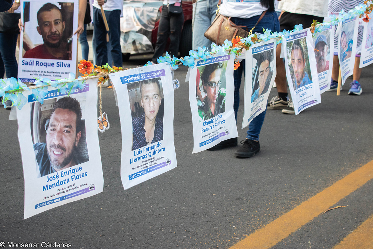 Familias buscadoras marchan en Colima por mil 476 personas desaparecidas