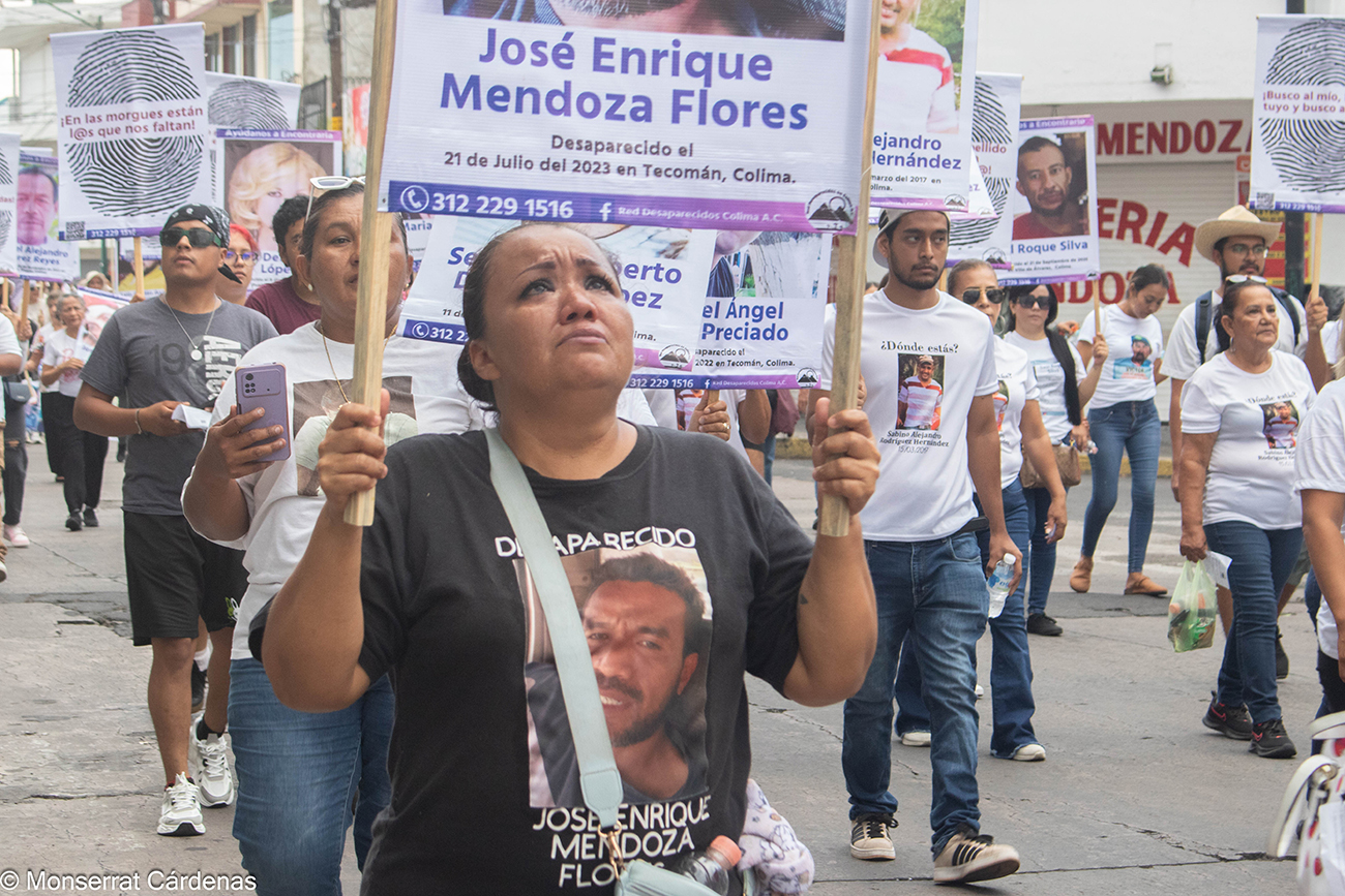 Familias buscadoras marchan en Colima por mil 476 personas desaparecidas