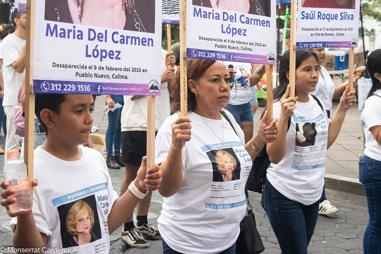 Familias buscadoras marchan en Colima por mil 476 personas desaparecidas