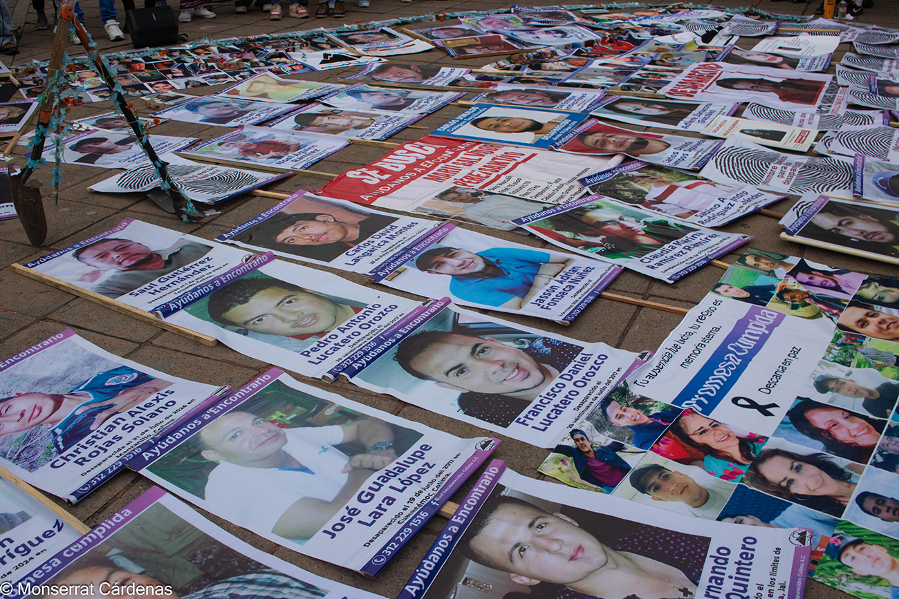 Familias buscadoras marchan en Colima por mil 476 personas desaparecidas