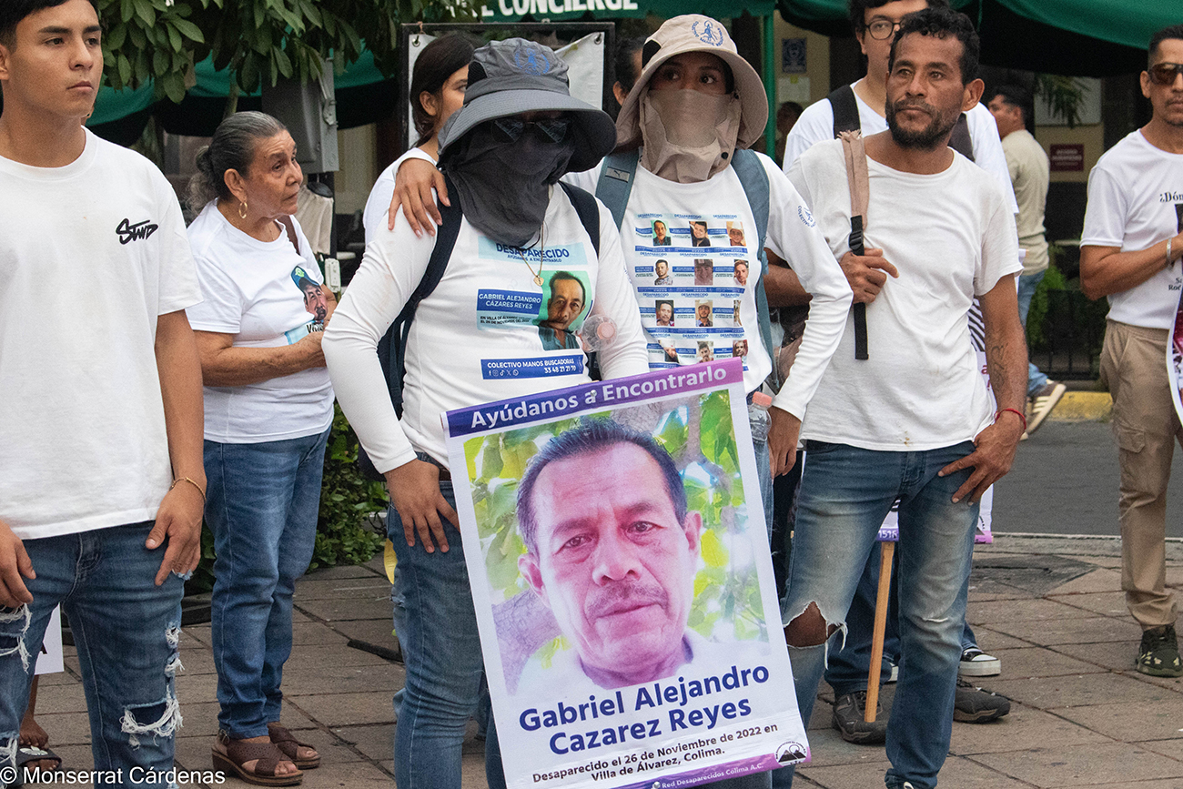 Familias buscadoras marchan en Colima por mil 476 personas desaparecidas