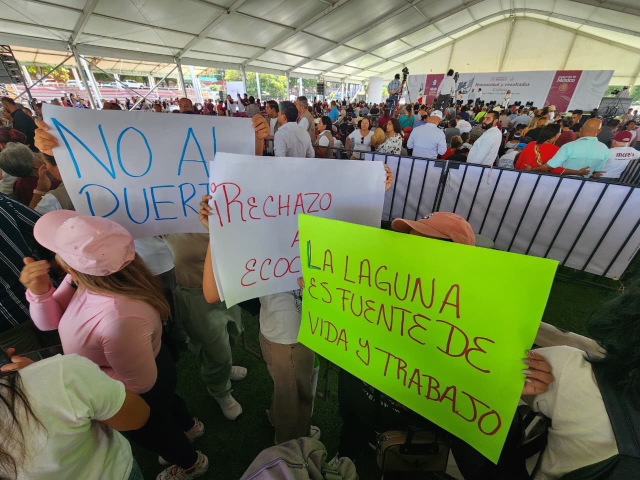 Sheinbaum llama "irrespetuosos" e "infiltrados del PRIAN" a ambientalistas que protestaron por la ampliación del Puerto de Manzanillo