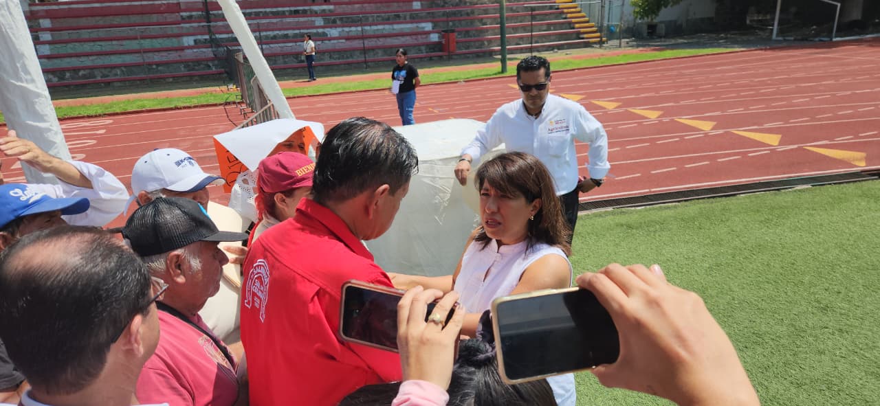 Sheinbaum llama "irrespetuosos" e "infiltrados del PRIAN" a ambientalistas que protestaron por la ampliación del Puerto de Manzanillo