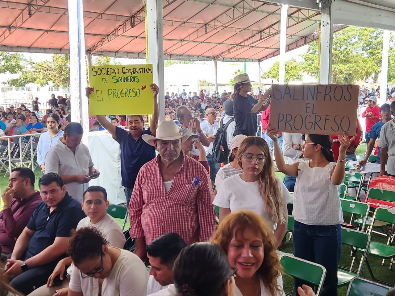 Sheinbaum llama "irrespetuosos" e "infiltrados del PRIAN" a ambientalistas que protestaron por la ampliación del Puerto de Manzanillo