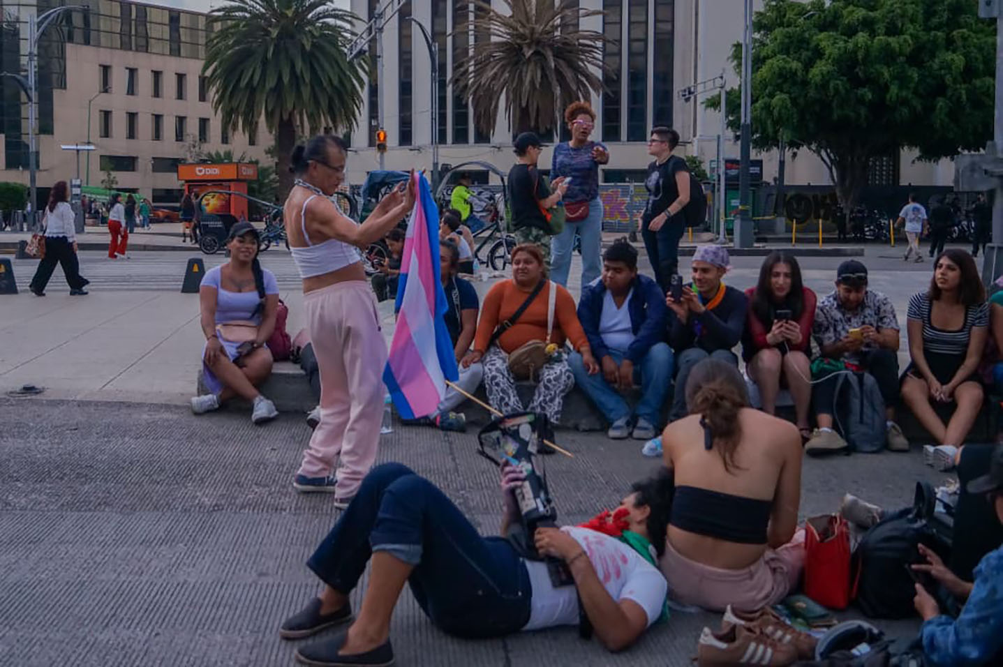 Frente Común Lupilla Xiu reinstala Plantón Trans en Reforma por falta de acuerdos
