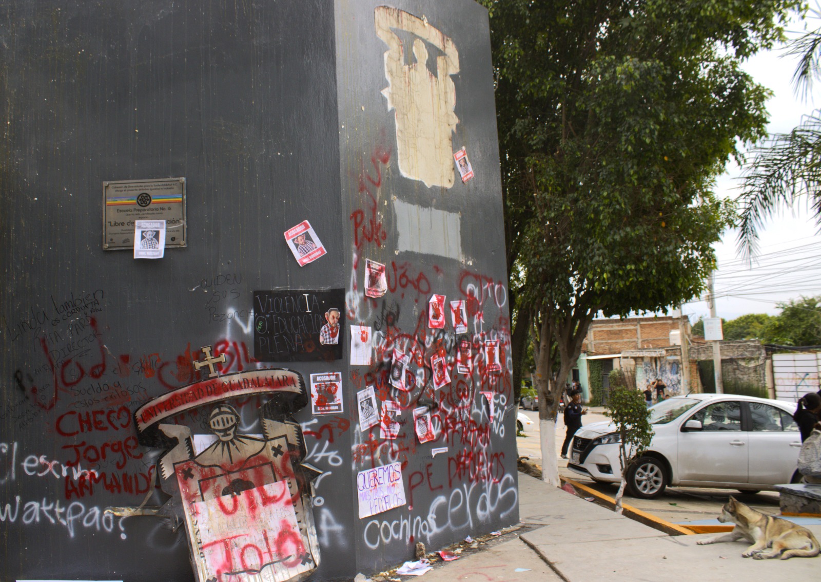 Estudiantes de la Prepa 16 de la UdeG protestan por denuncias de presunto acoso contra un profesor