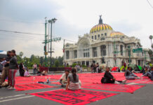 Normalistas de Teteles retoman bloqueo en Eje Central tras incumplimiento de autoridades; denuncian criminalización y reclaman clases presenciales