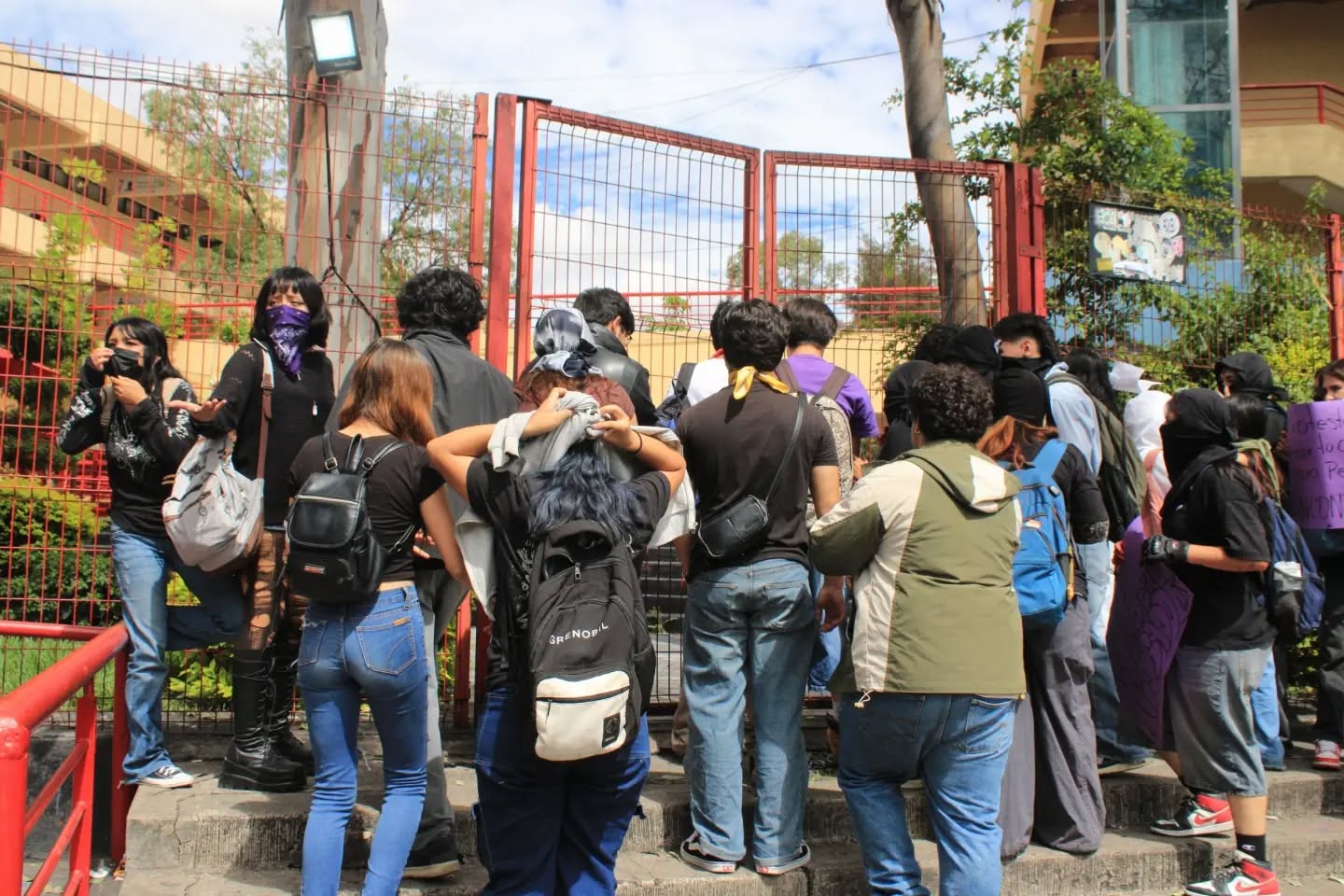 Vocacional UdeG: estudiantes acusan al director de encubrir acosadores