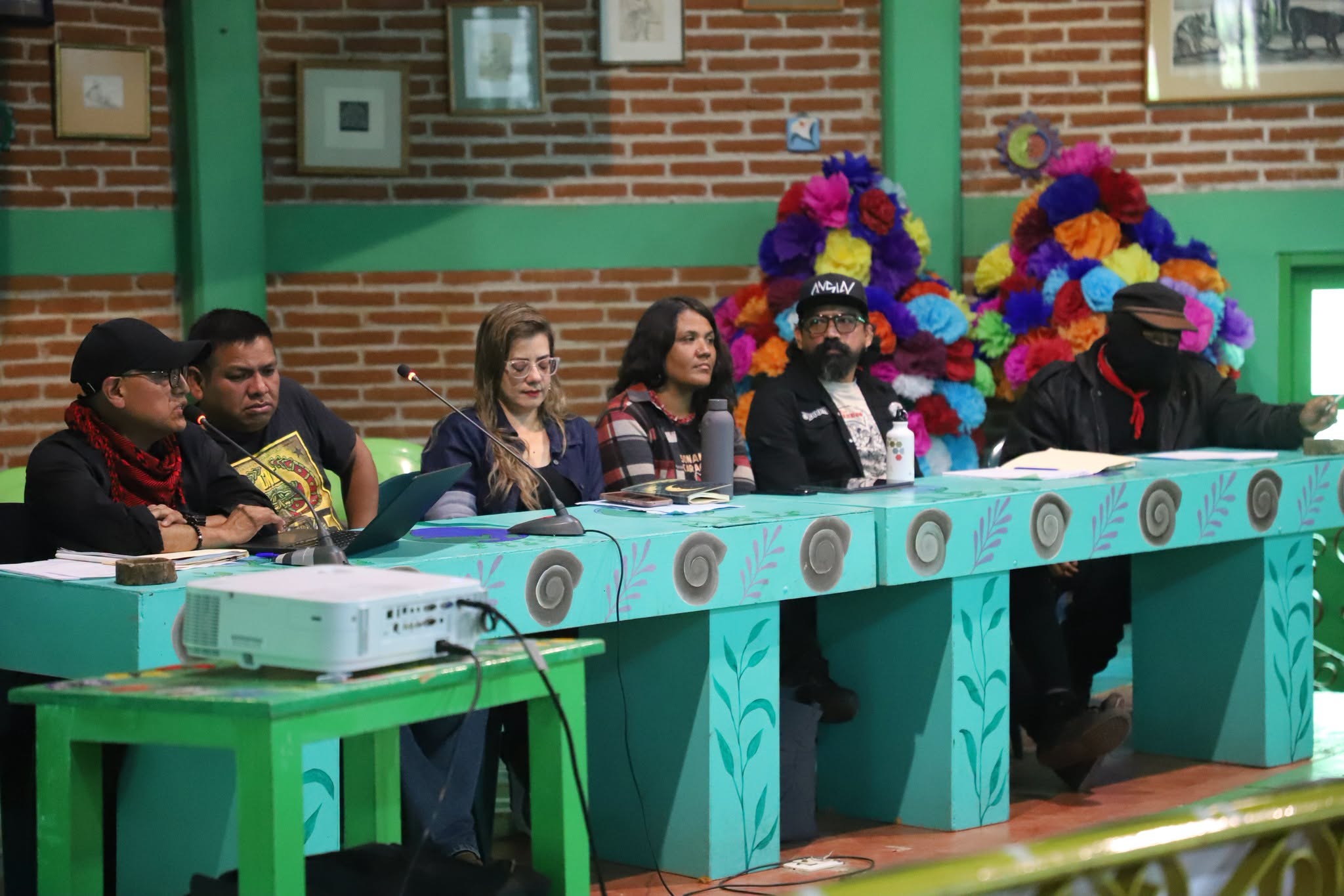 Zapatistas marcharán en CDMX con buscadoras y con padres de Ayotzinapa