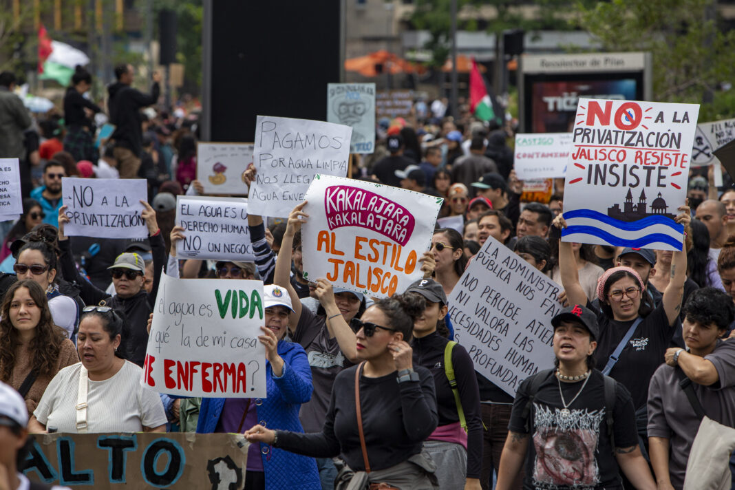 _MG_8768_1 Marcha por agua limpia en Guadalajara: miles exigen a Lemus saber qué hay en el agua que reciben