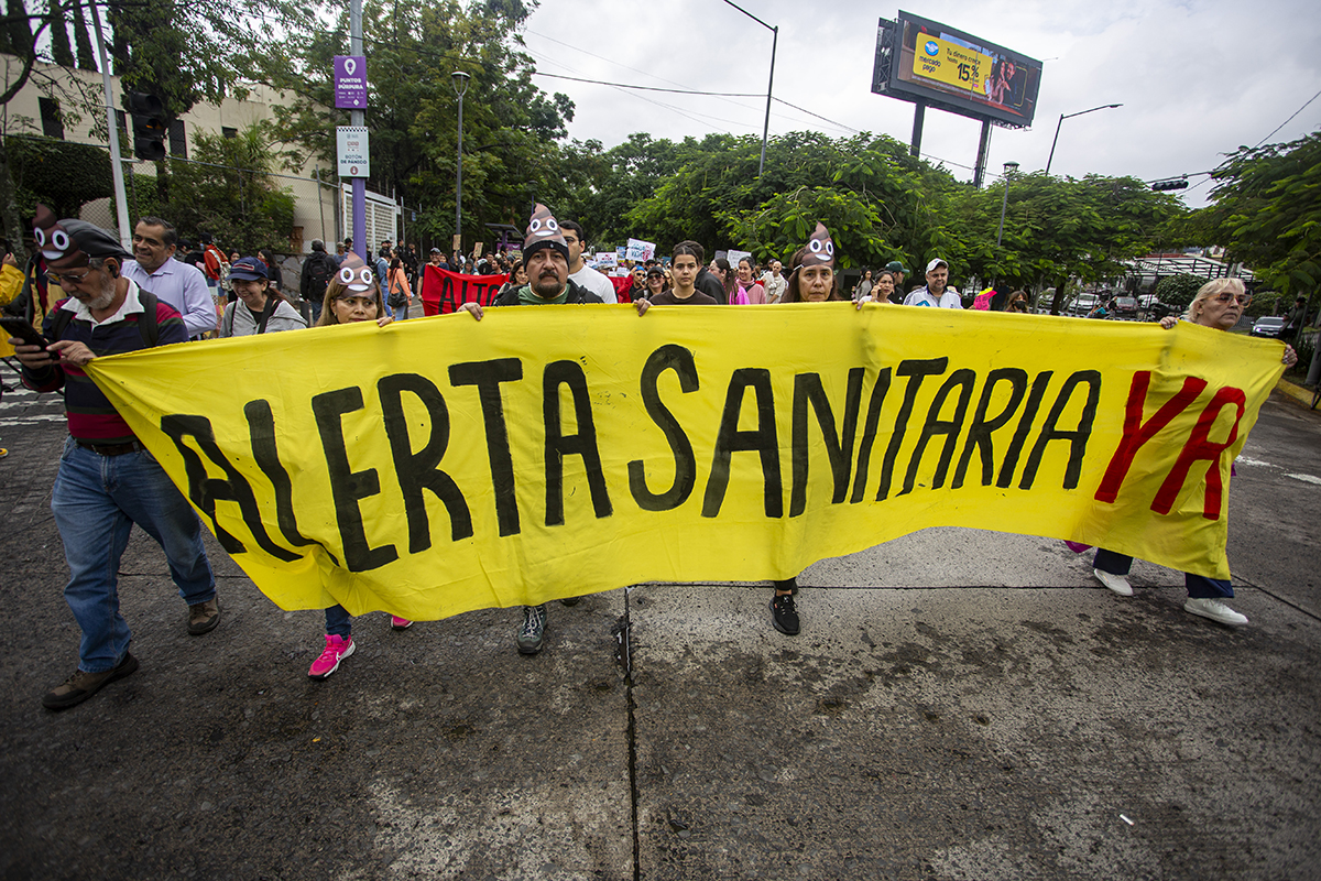 Marcha por agua limpia en Guadalajara: miles exigen a Lemus saber qué hay en el agua que reciben